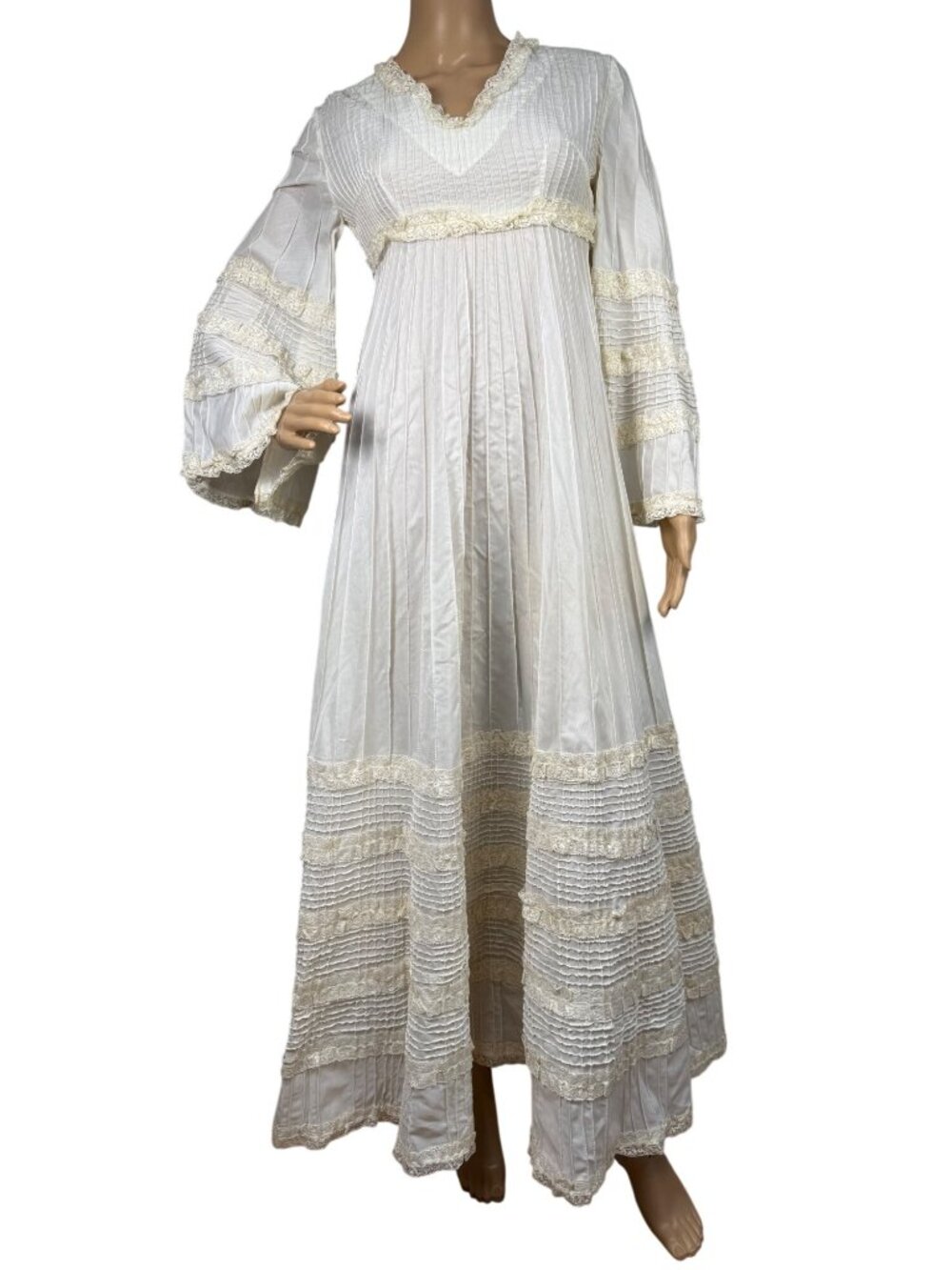 VTG 70s Tachi Castillo Ivory Prairie Maxi Dress Lace Pintuck Bell Sleeve Boho - Picture 3 of 12